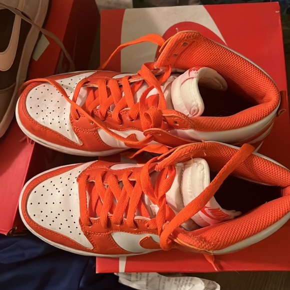 Syracuse dunks - Picture 3 of 3